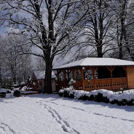 U Justyny Karpacz Sosnowka بيت خشبي